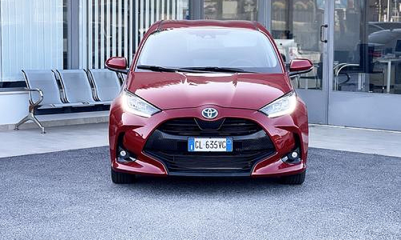 Toyota Yaris 1.5 Hyb...