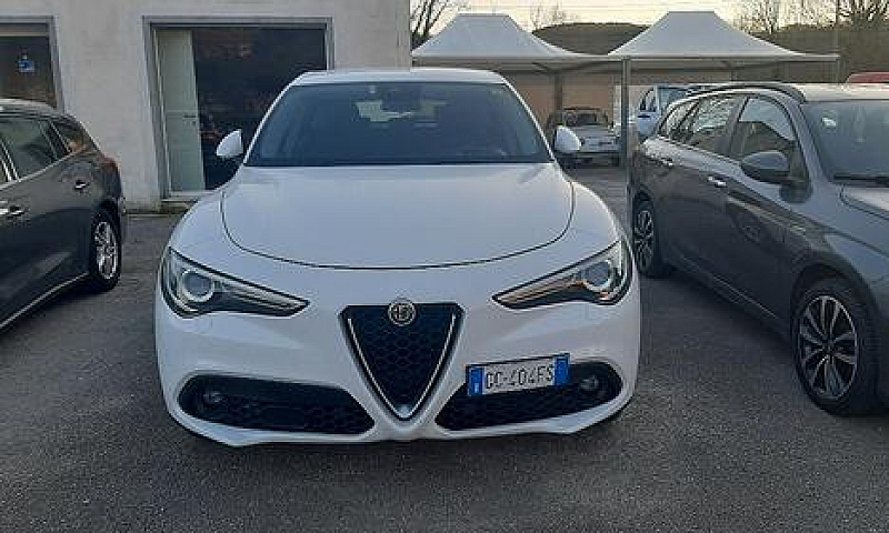 Alfa Romeo Stelvio 2...