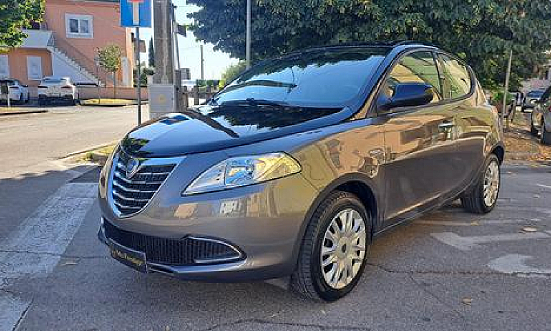 Lancia Ypsilon 1.3 M...