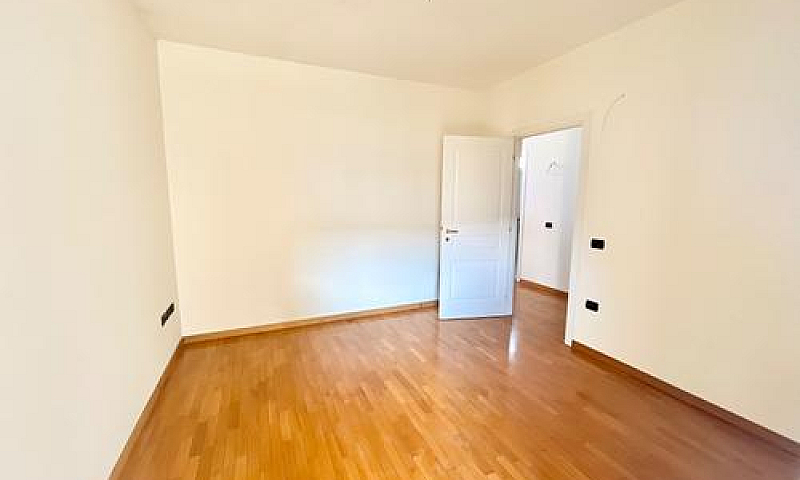 Appartamento Con Box...