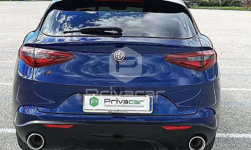 Alfa Romeo Stelvio 2...