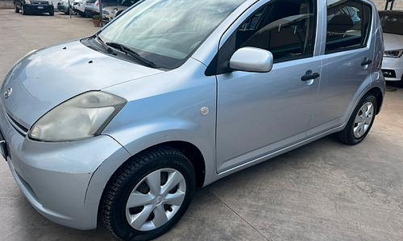 Daihatsu Sirion 1.0...