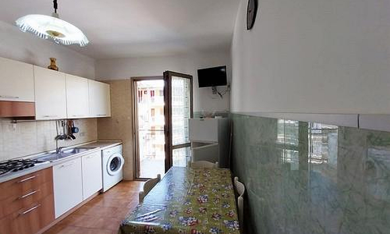 Trilocale A 200 Mt D...