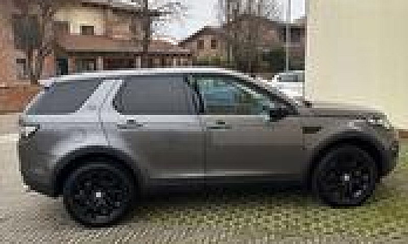 Land Rover Discovery...