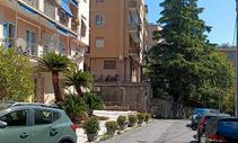 Genova Sturla 6 Vani...