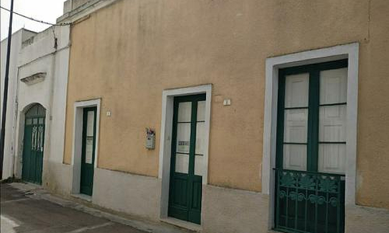 Casa Con Volte A Ste...