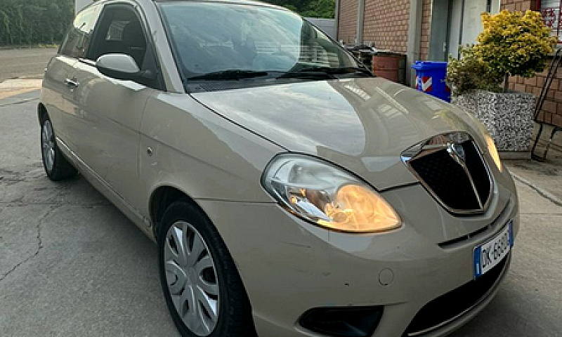 Lancia Ypsilon...