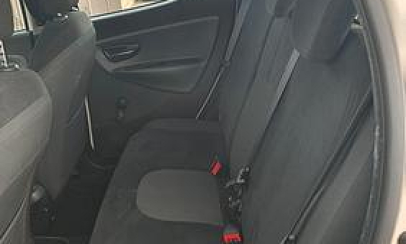 Lancia Ypsilon 1.2 6...