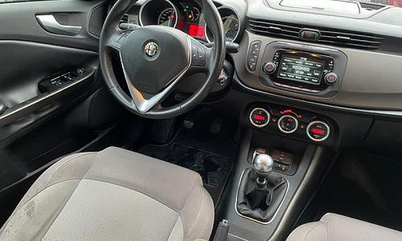 Alfa Romeo Giulietta...