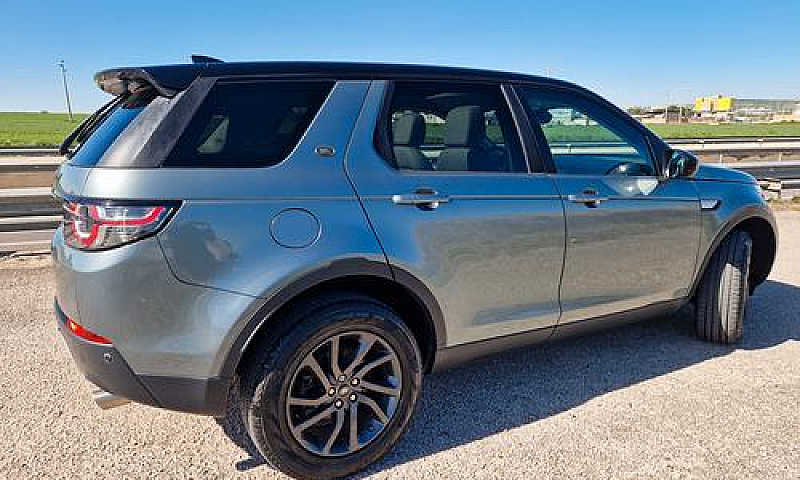 Land Rover Discovery...