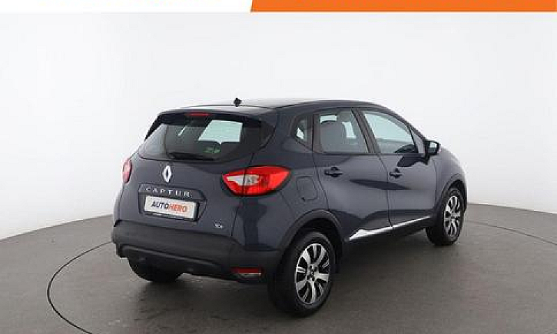 Renault Captur Rs977...