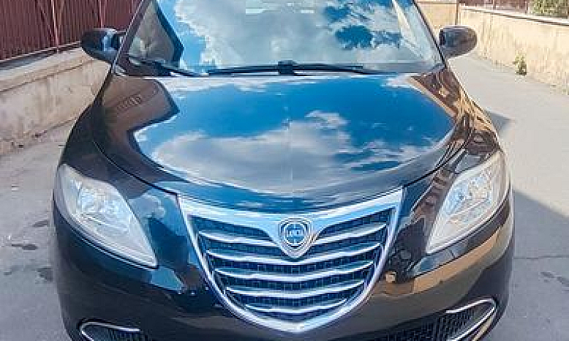 Lancia Ypsilon 1.2 6...