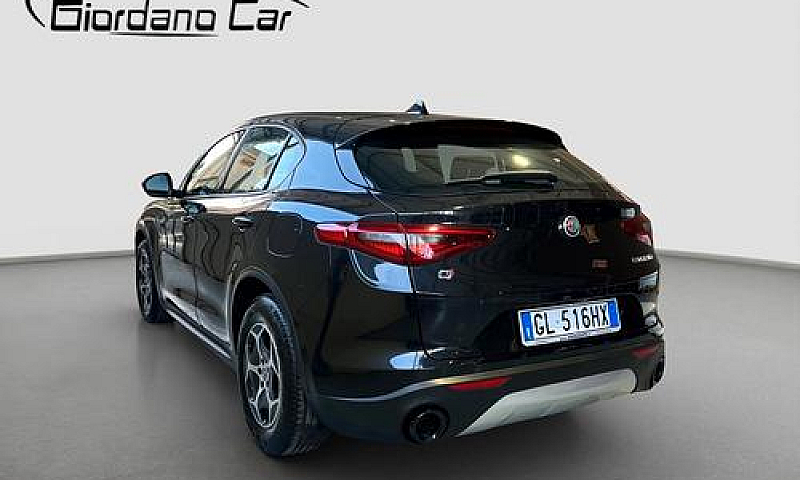 Alfa Romeo Stelvio 2...