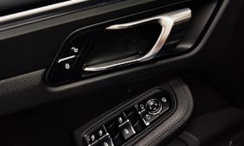 Porsche Macan 2.0 24...