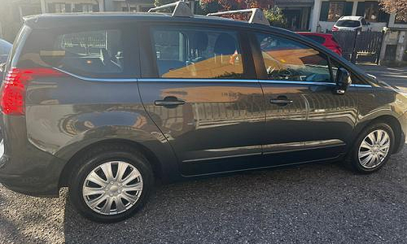 Peugeot 5008 1.6 Hdi...