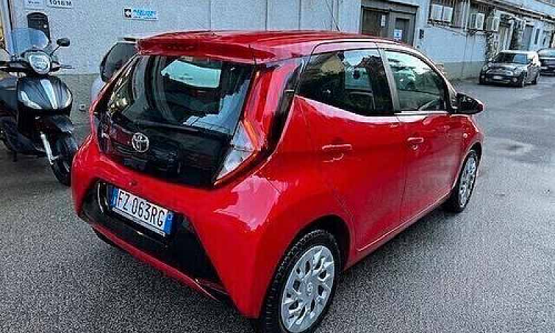 Toyota Aygo 5P. Xpla...