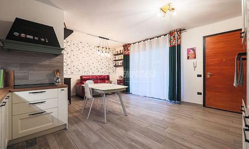 Appartamento Con Gia...