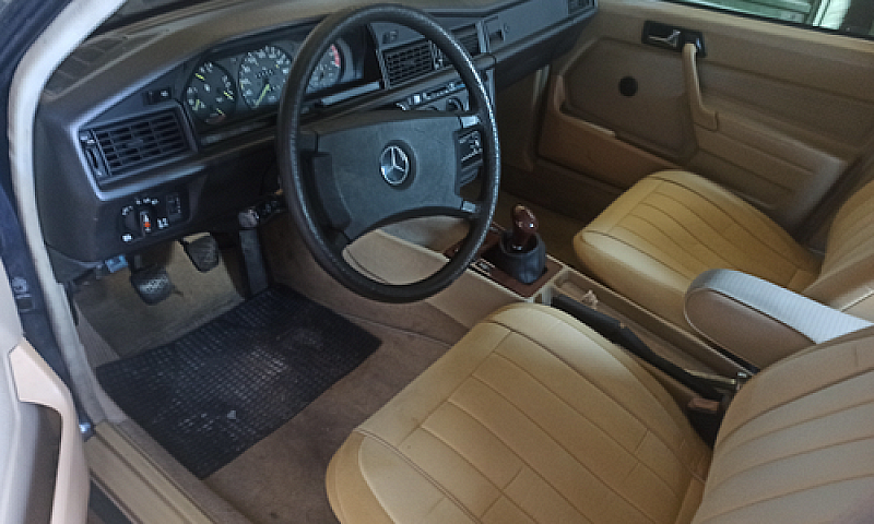 Mercedes 190...