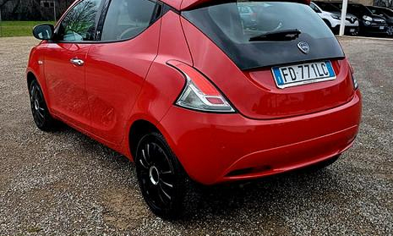 Lancia Ypsilon 1.2 6...