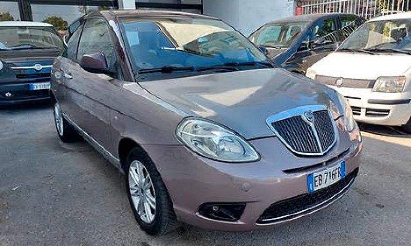 Lancia Ypsilon 1.3 M...