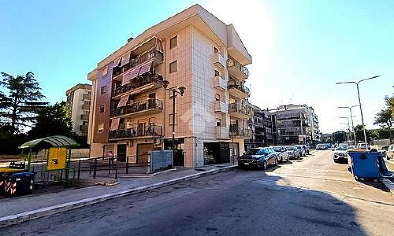 2 Locali A Foggia...