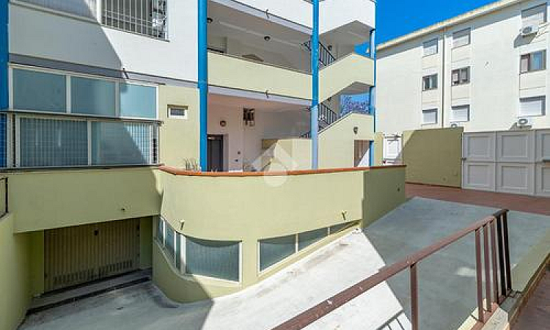 4 Locali A Cagliari...