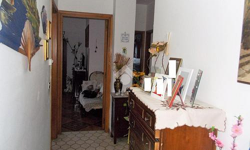 4 Locali A Castrolib...