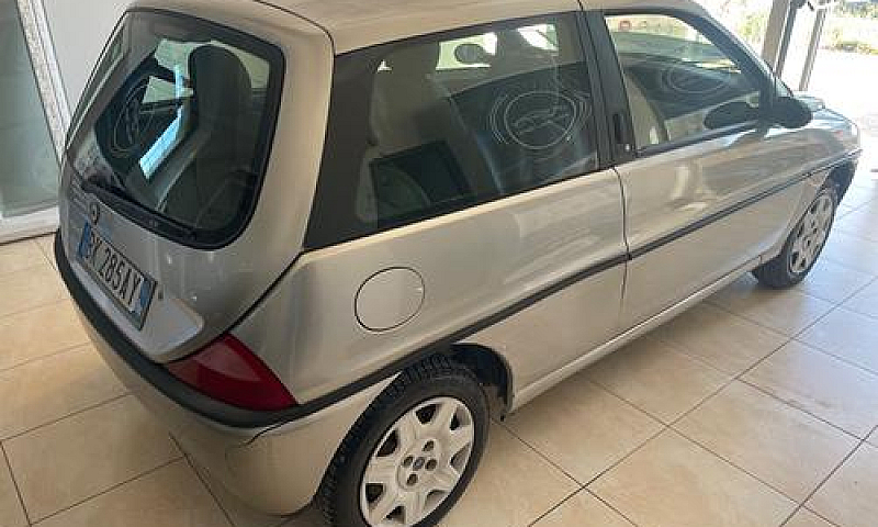 Lancia Y 1200 16 V...