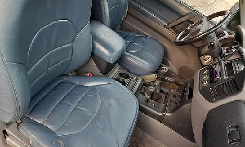 Mitsubishi Pajero 2....