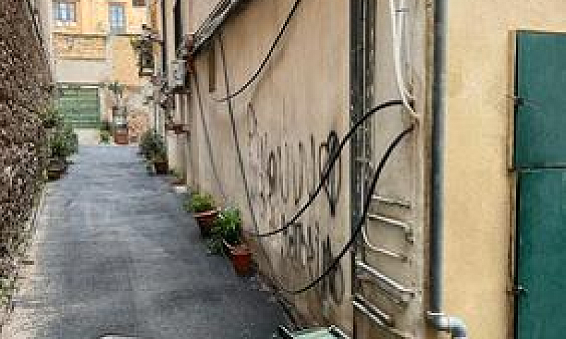 Zona Piazza Kalsa Bu...