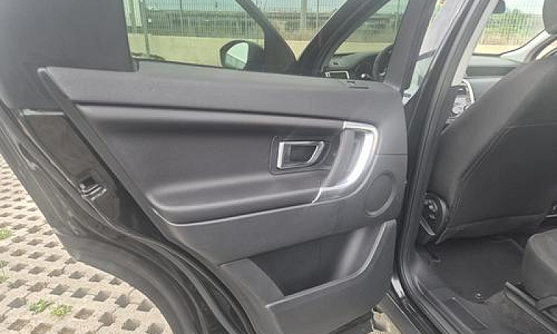 Land Rover Discovery...