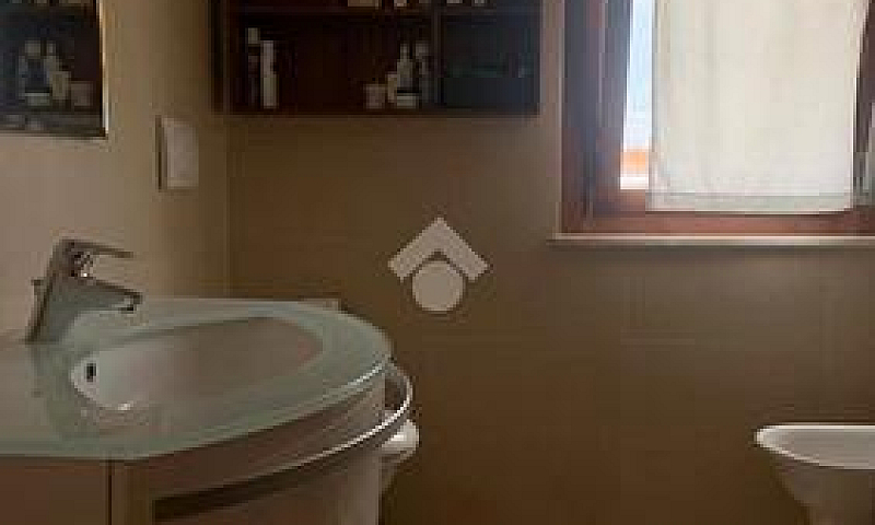Trilocale Con Box Au...