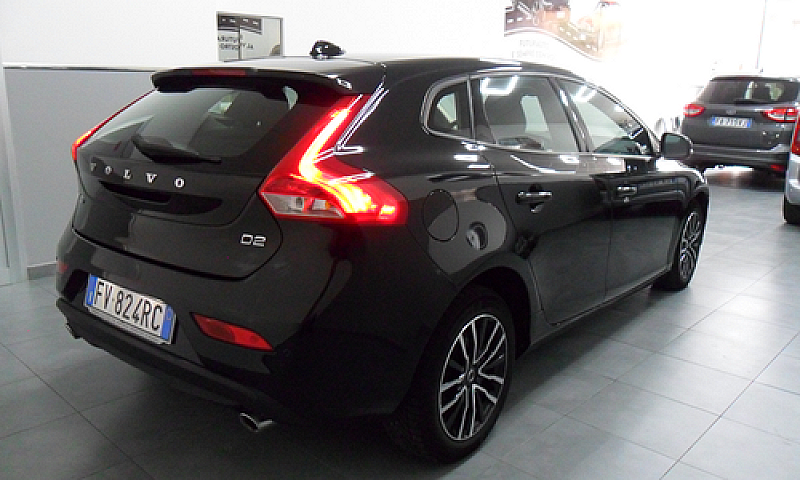 Volvo V40 2.0 D2 120...