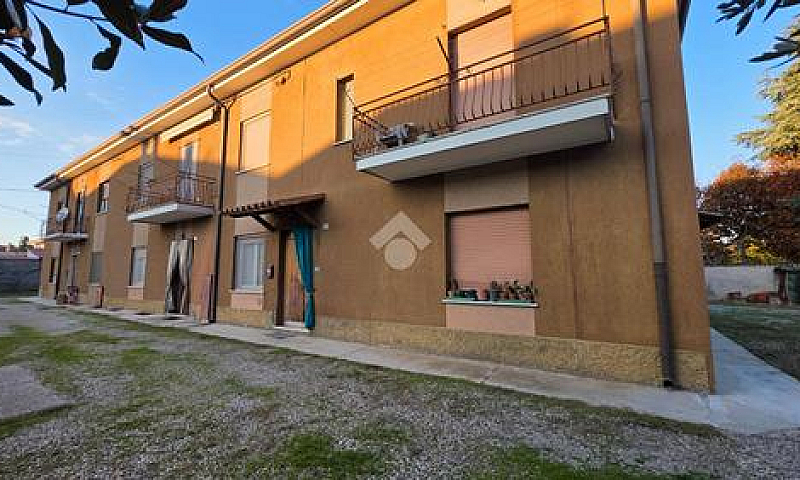 3 Locali A Valeggio ...