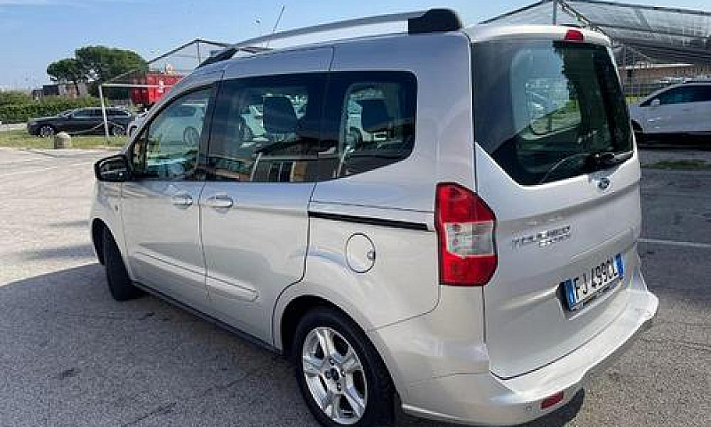 Ford Tourneo Courier...