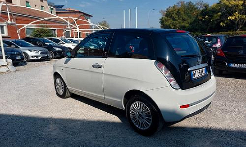 Lancia Ypsilon 1.2 A...