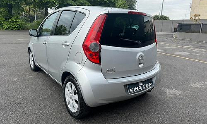 Opel Agila 1.2 16V 8...