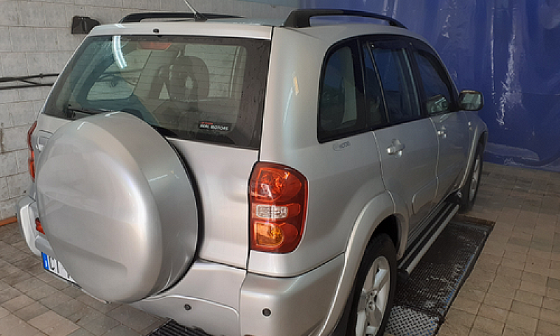 Toyota Rav4...