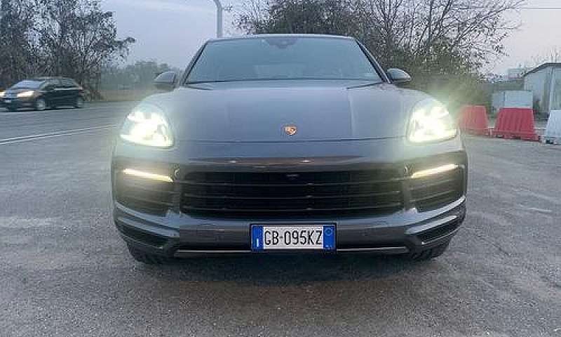Porsche Cayenne Coup...