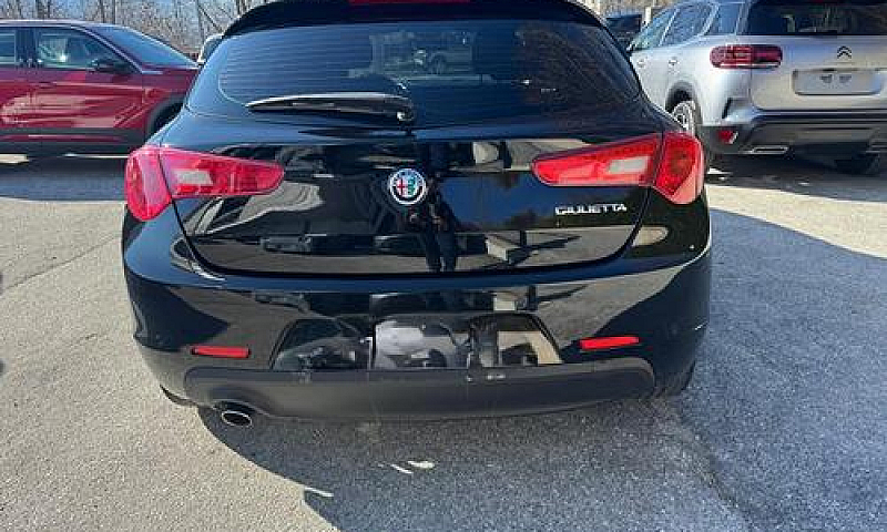 Alfa Romeo Giulietta...