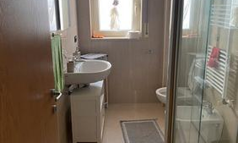 Vendita Casa Con Box...