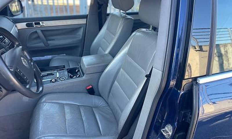 Volkswagen Touareg 2...