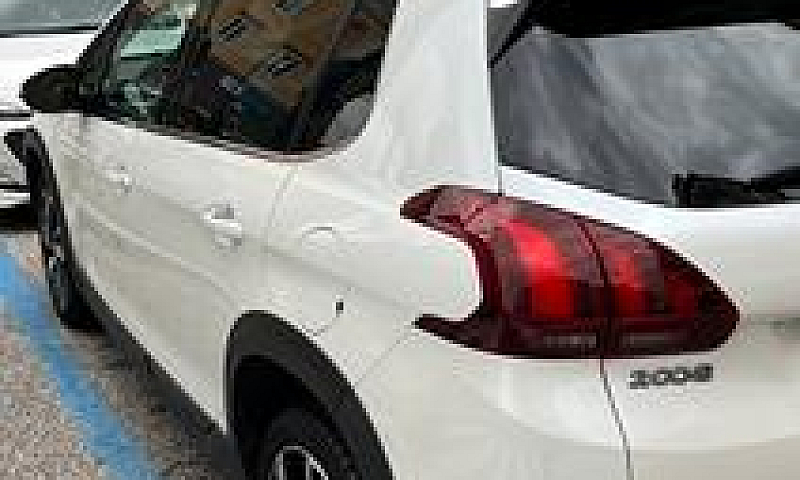 Peugeot 2008...