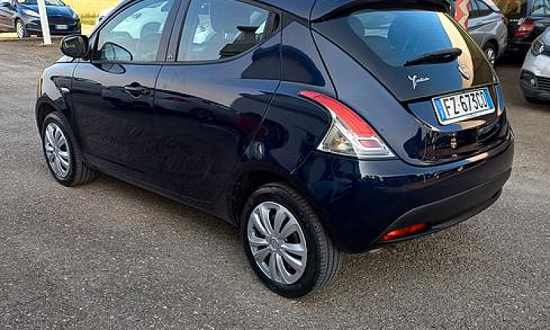 Lancia Ypsilon 1.2 6...