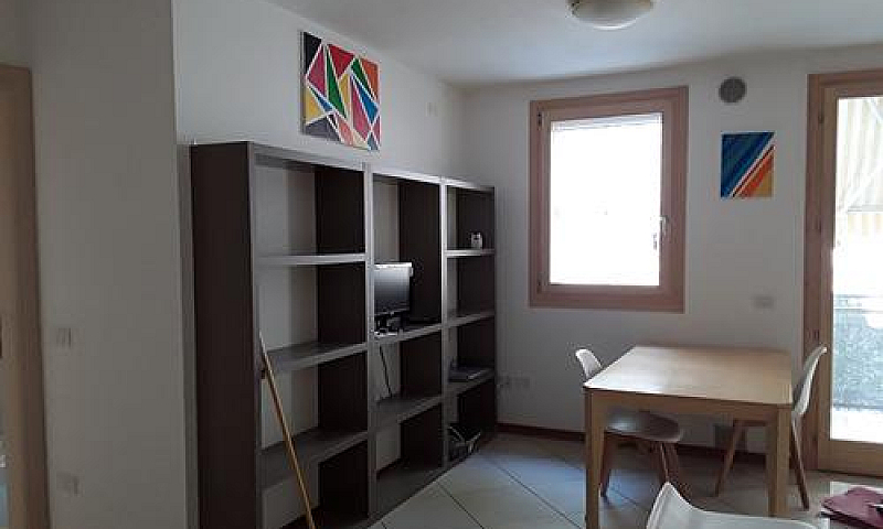 Appartamento Con Amp...