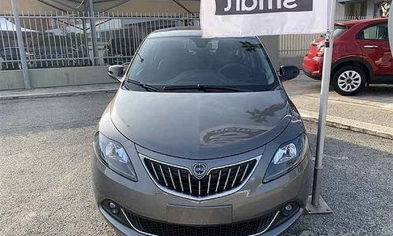 Lancia Ypsilon Gold ...