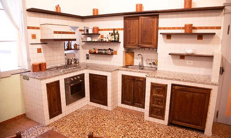 Grande Casa Di Famig...