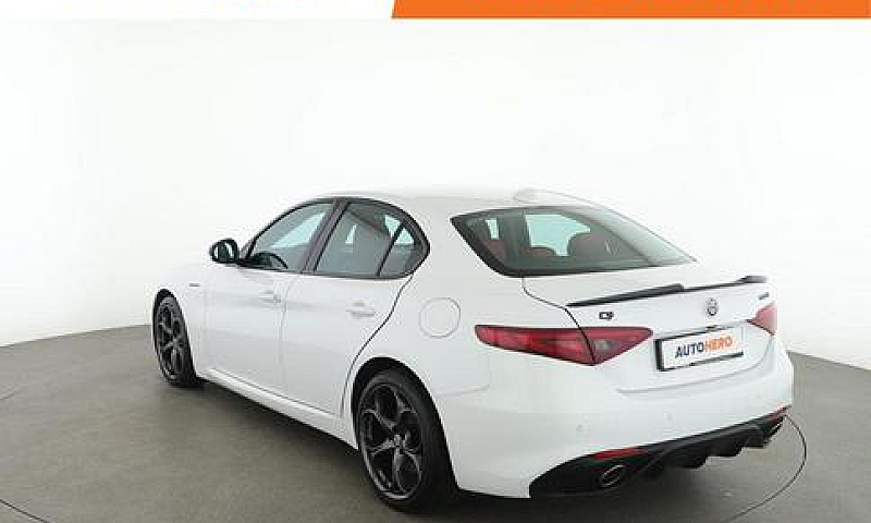 Alfa Romeo Giulia Zd...