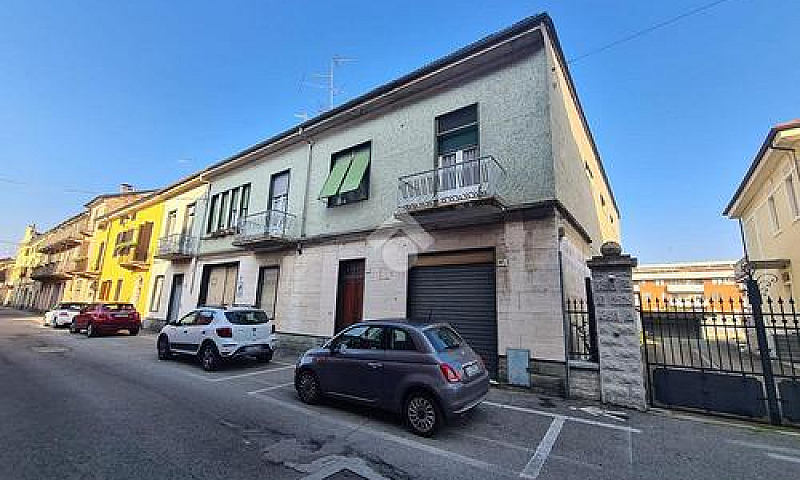 4 Locali A Crescenti...