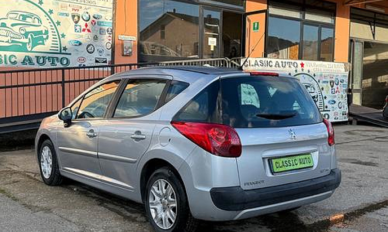 Peugeot 207 1.4Gpl 7...